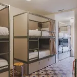 بيت شباب Piulet برشلونة